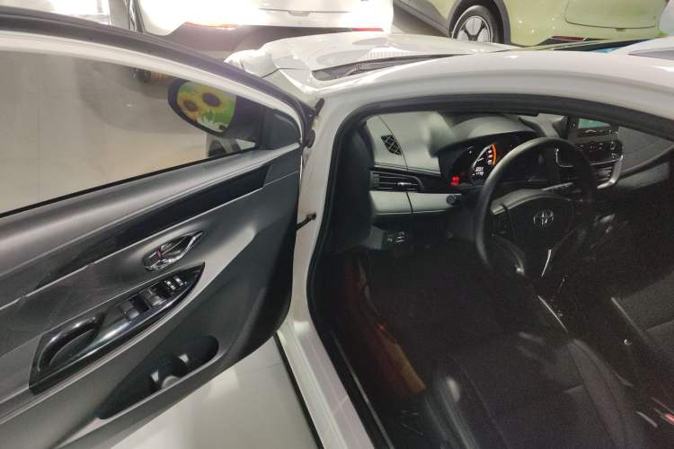 Used Toyota YARiS L Zhi Xuan 2022 X-Trail 1.5L CVT Luxury PLUS Edition
