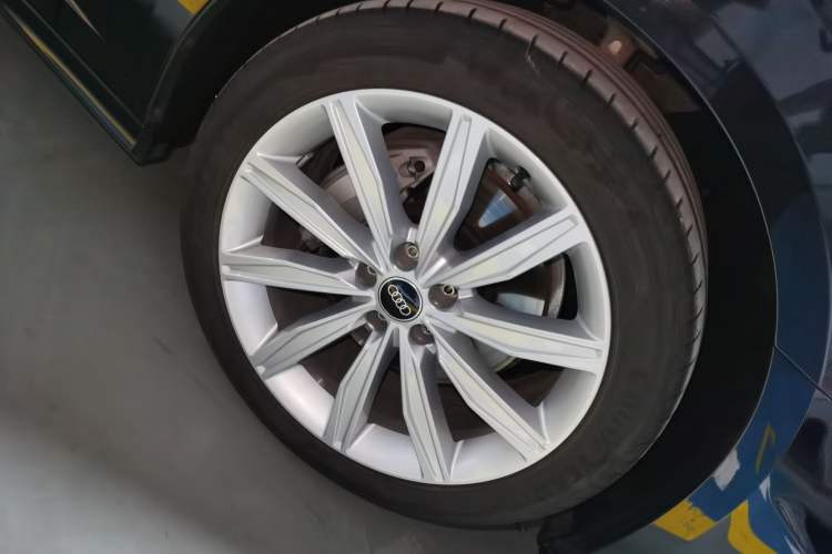 Used Audi A6L 2024 45 TFSI Prestige Dynamic Edition Right Front Wheel Hub