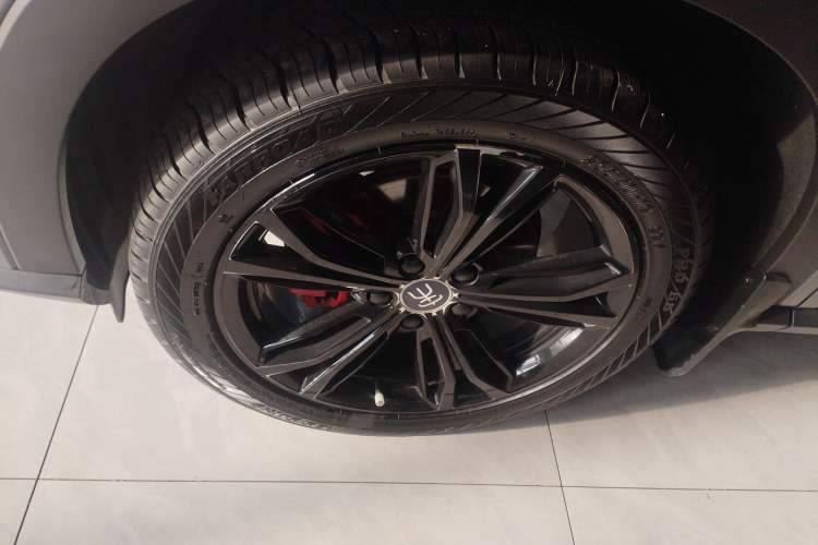 Used BYD Song PLUS 2020 1.5T Automatic Flagship Edition Left Front Wheel Hub