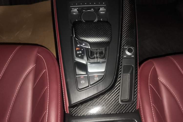 Used Audi A4L 2019 40 TFSI Ambition China VI
