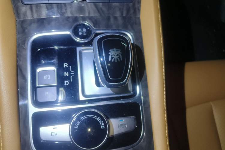 Used BYD Qin New Energy 2017 1.5T Luxury Model
