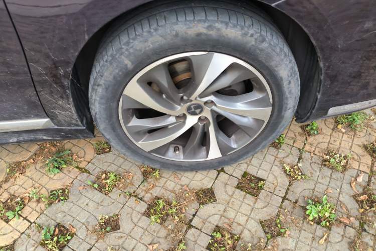 Used DS 5LS 2014 1.6T Luxury Edition THP160