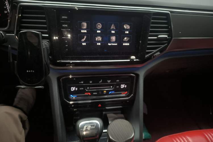 Used Volkswagen Teramont X 2020 330TSI Two-Wheel-Drive Luxury Edition Audio And AC Panel