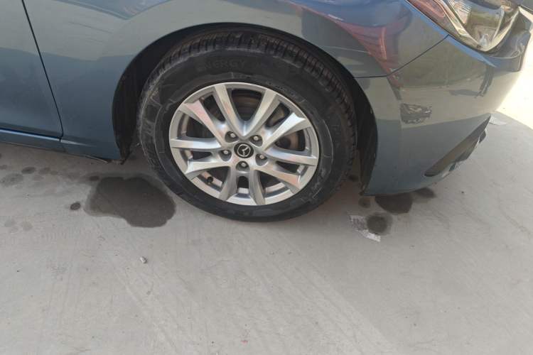 Used Mazda 3 Axela 2016 Sedan 1.5L Automatic Comfort Model