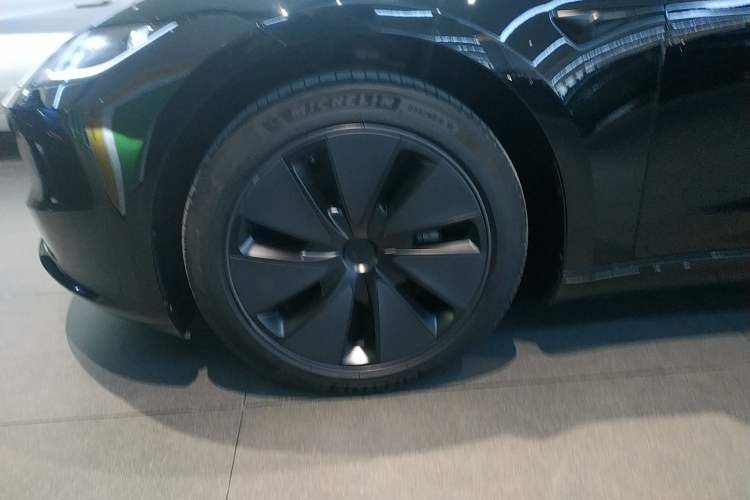 Used Tesla Model 3 2023 Rear-Wheel-Drive Version
