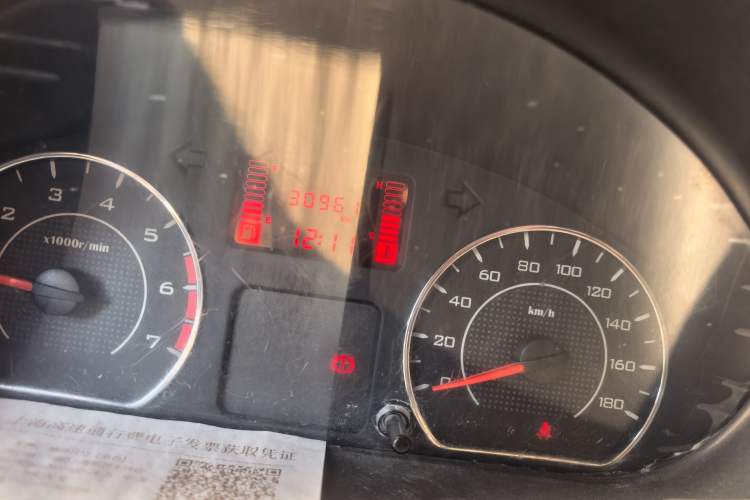 Used Wuling Rongguang V 2016 1.5L Practical Version Non-Power-Assisted
