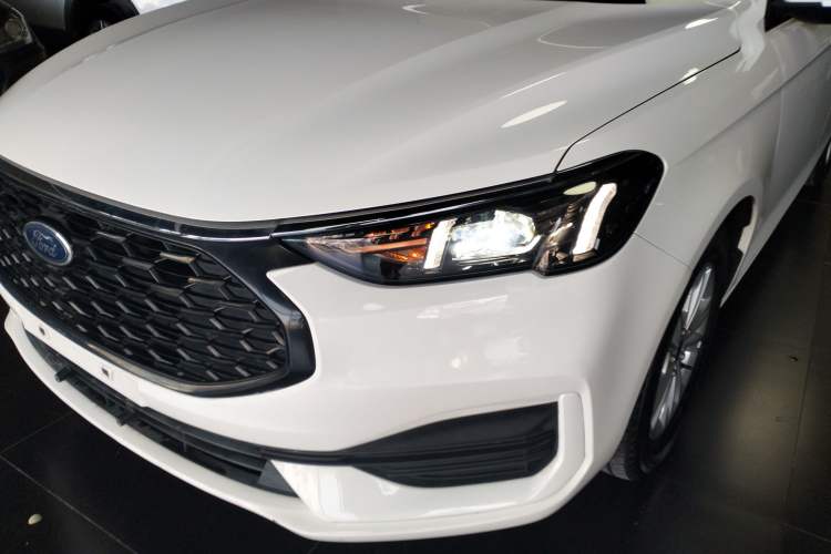 Used Ford Escort 2021 1.5L Automatic Gold Edition Left Front Headlight