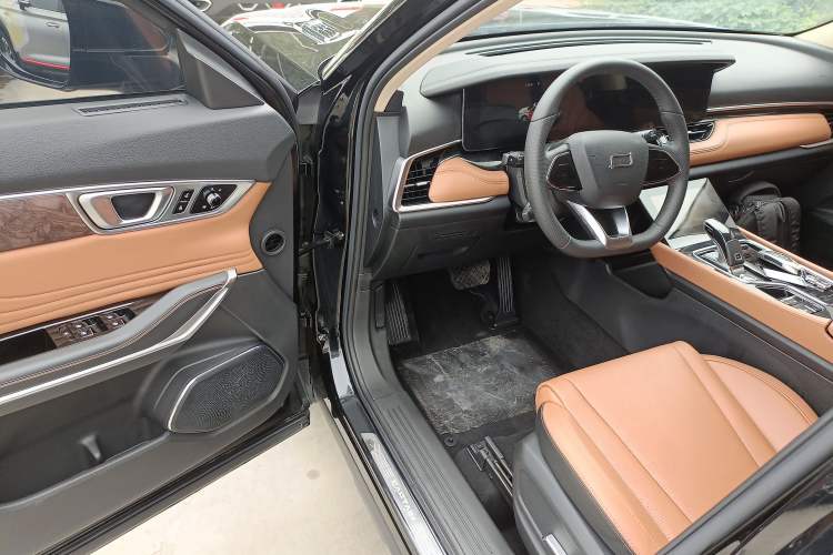 Used Bestune T99 2023 2.0T Automatic Prestige Edition (8AT)
