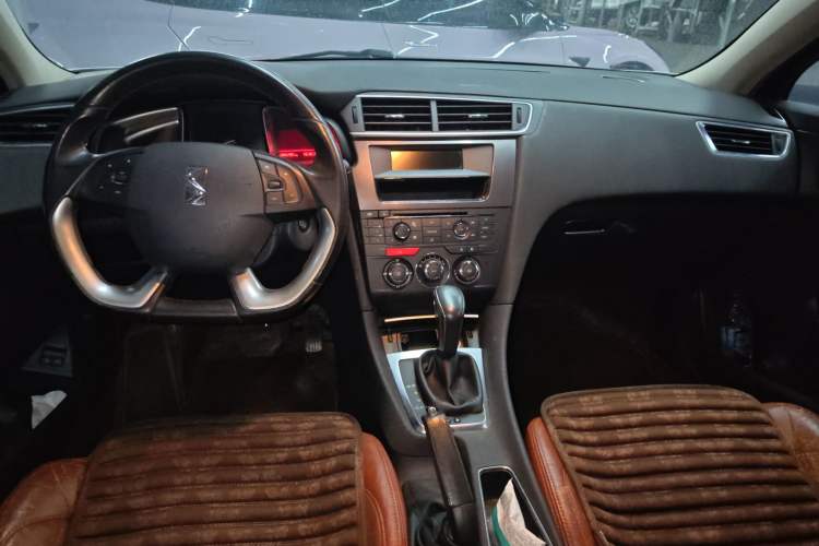 Used DS 5LS 2014 1.8L automatic Comfort version VTi140