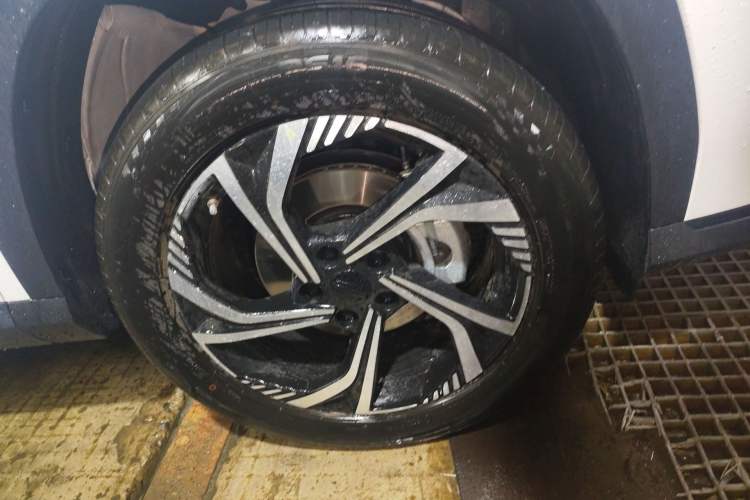 Used Geely Auto Emgrand X7 Sport 2024 1.5TD Smart Connect+