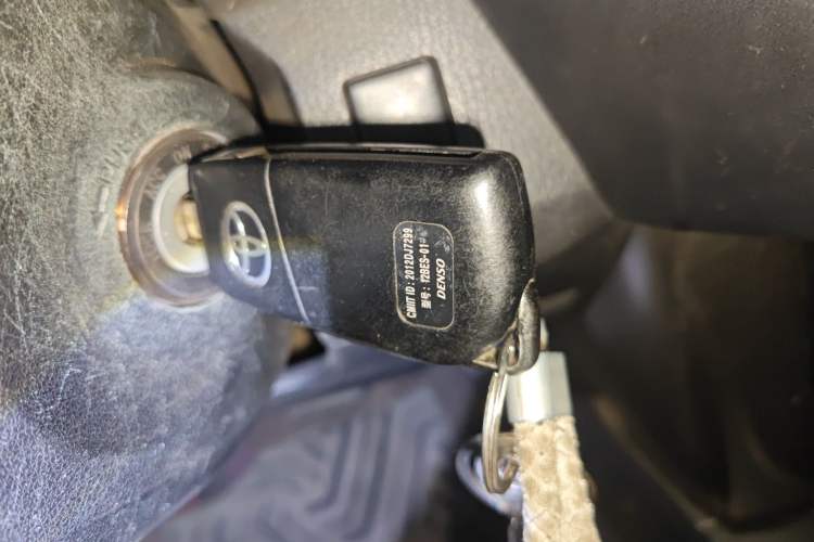 Used Toyota RAV4 2015 2.0L CVT Two-Wheel Drive Fashion Edition
