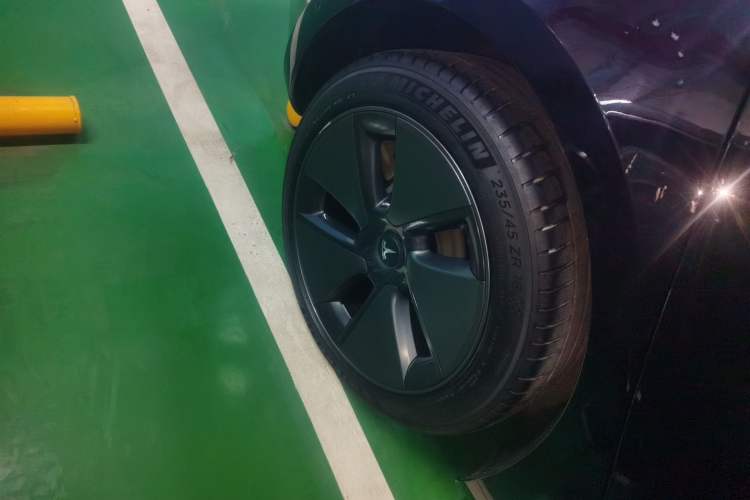 Used Tesla Model 3 2021 Standard Range Rear-Drive Upgraded Version Right Rear Wheel Hub