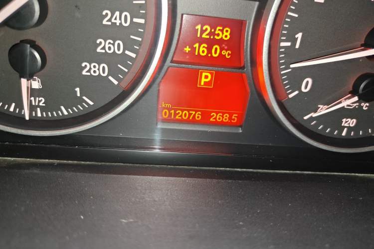 Used BMW 3 Series 2011 335i Convertible Coupe Odometer Close Up