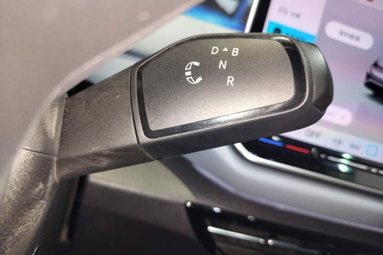 Used Volkswagen ID.4 X 2025 Smart Version Pure & Intelligent Enjoyment Edition Gear Lever