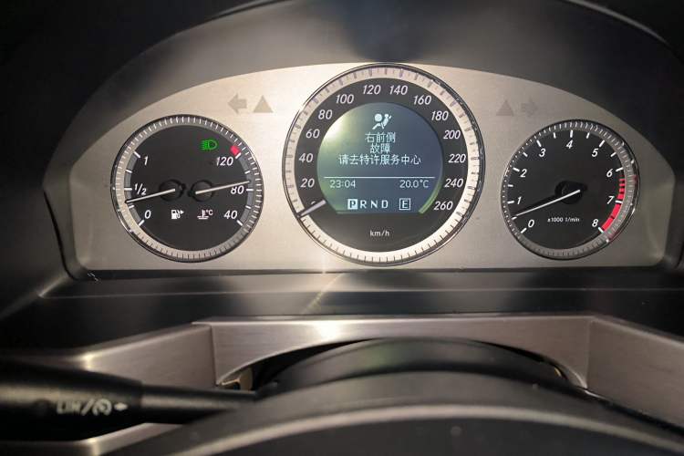 Used Mercedes-Benz GLK-Class 2010 GLK 300 4MATIC Fashion Model