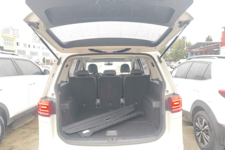 Used Volkswagen Touran 2021 Touran L 280TSI DSG Comfort Edition 7 Seats