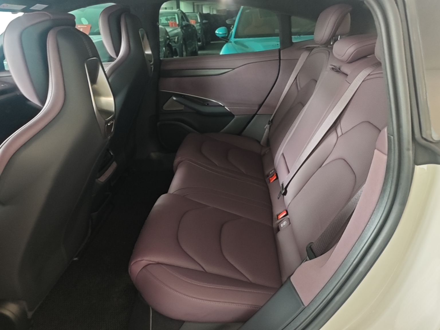 Xiaomi Auto SU7 2024 Four-Wheel Drive Ultra-Long Range Advanced Intelligent Driving Max Edition — снимка 20