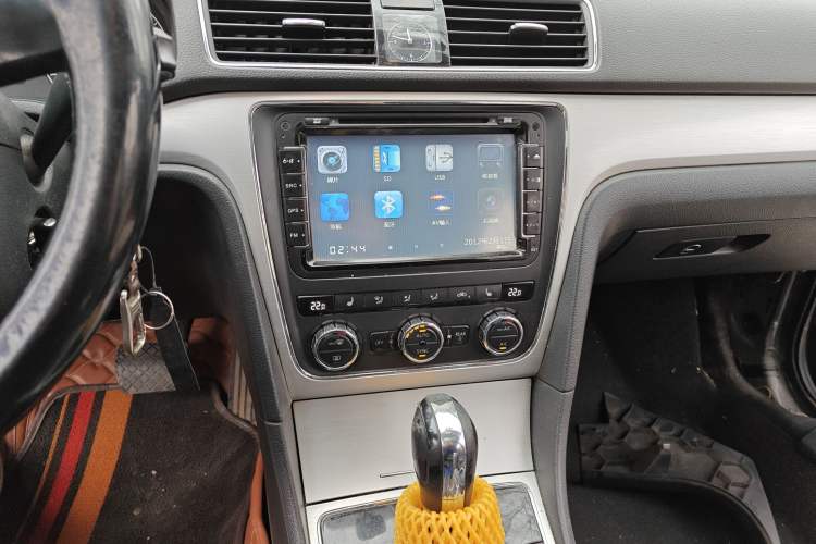 Used Volkswagen Passat 2013 1.8TSI DSG Prestige Edition Audio And AC Panel