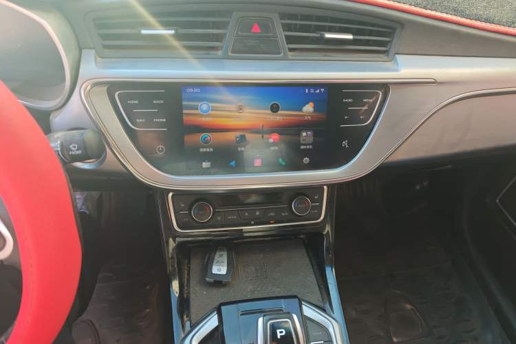 Used Geely Auto Emgrand GL New Energy 2019 1.5T DCT Smart Leading Version Audio And AC Panel