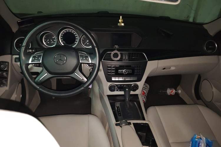 Used Mercedes-Benz C-Class 2013 C 180 Classic Grand Edition Center Console