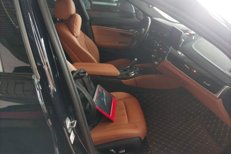 Used BMW 5 Series 2019 Facelifted 530Li Leading Edition M Sport Package