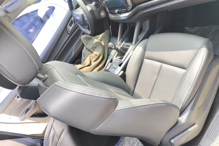 Used JMC Yuhu 9 2019 2.0T Manual Gasoline 4x4 Comfort Edition
