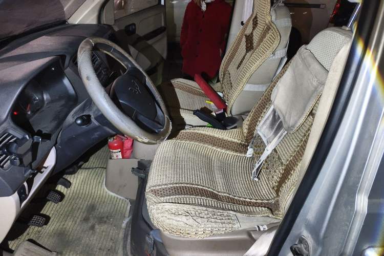 Used Wuling Rongguang 2014 1.5L S Standard Version