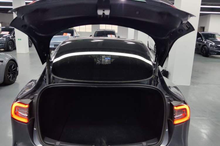 Used Tesla Model 3 2022 Performance High-Performance All-Wheel-Drive Version Trunk