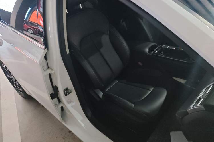 Used Roewe i6 MAX New Energy 2023 EV 420 Skyroof Special Edition