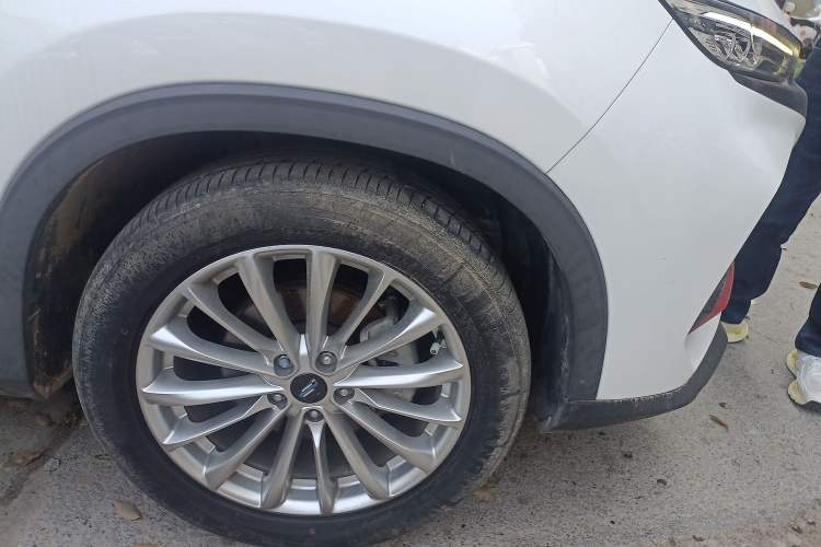 Used CHANGAN OSHAN X7 PLUS 2022 1.5T Blue Whale Edition Automatic Prestige 7-Seater Right Front Wheel Hub