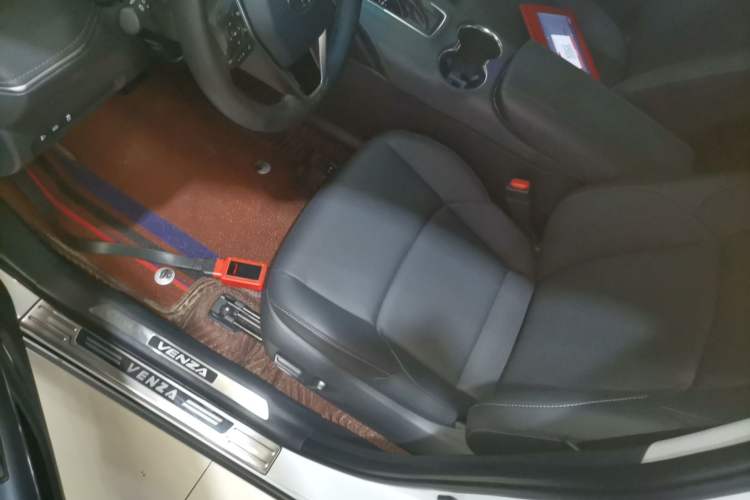 Used Toyota Venza 2023 2.0L CVT Two-Wheel Drive Luxury Edition
