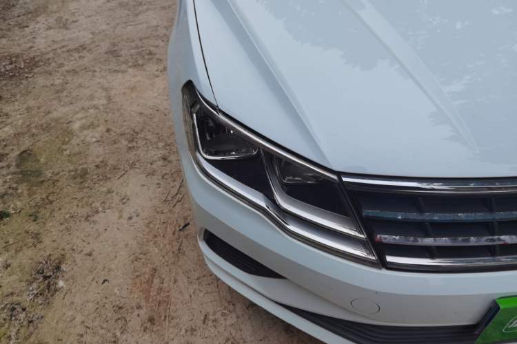 Used Volkswagen Jetta 2019 Dream Edition 1.4L Manual Fashion Version Right Front Headlight