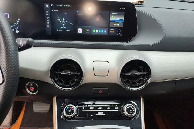 Used FORTHING T5 EVO 2024 Kungfeng Edition 1.5TD DCT Mach Diamond Model Audio And AC Panel