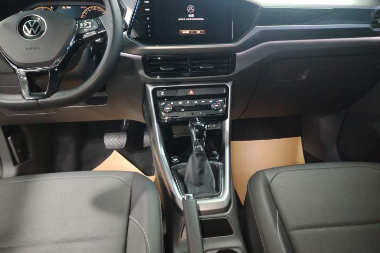 Used Volkswagen T-Cross 2023 280TSI DSG Luxury Edition Audio And AC Panel