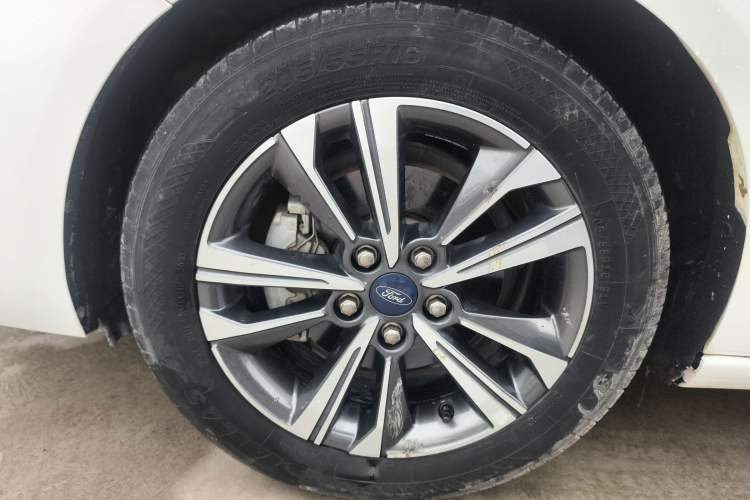 Used Ford Escort 2021 1.5L Automatic Diamond Edition Exterior 4