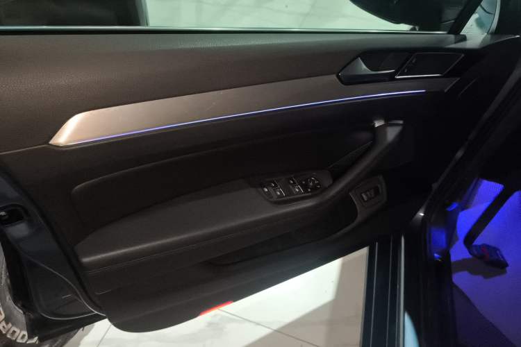 Used Volkswagen Variant 2018 380TSI Two-Wheel Drive Comfort Edition
