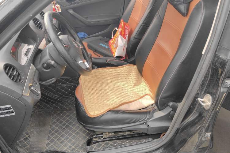 Used Volkswagen Jetta 2015 Zhuihui Edition 1.4L Manual Fashion Model Left Front Seat