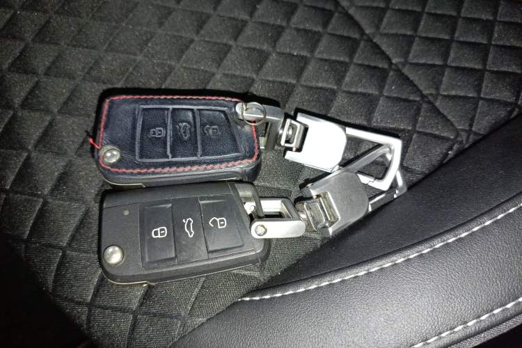 Used Skoda Octavia 2019 TSI230 DSG SmartDrive Luxury Edition China V Standard Vehicle Key