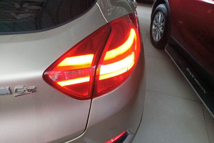 Used Geely Auto Emgrand GS 2016 Elegant Edition 1.8L Automatic LingShang Model Right Rear Taillight