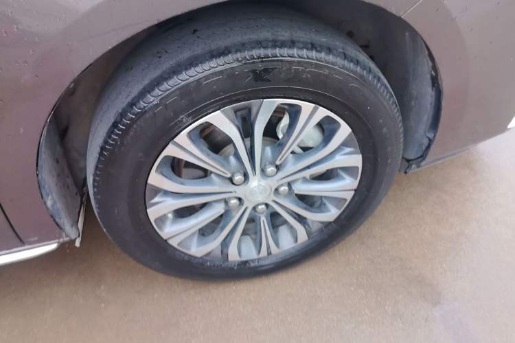 Used Buick GL8 2023 Land Executive Class Smart Enjoyment Model Right Front Wheel Hub