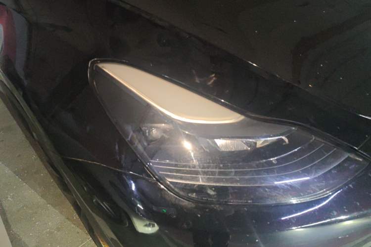 Used Tesla Model Y 2021 Standard Range Rear-Wheel Drive Version Right Front Headlight