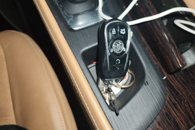 Used Buick LaCrosse 2018 28T Luxury Model