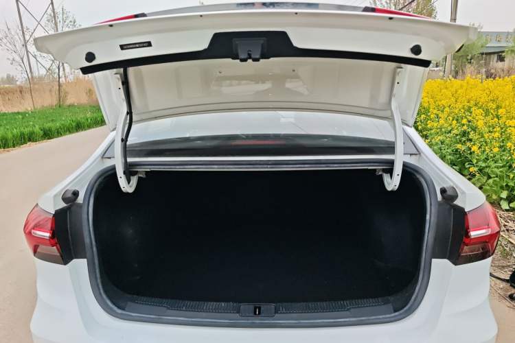 Used Roewe i5 2021 1.5L CVT Diamond Edition
