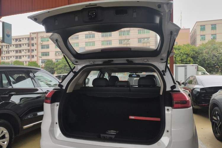 Used Geely Auto Emgrand X7 Sport 2016 1.8TD Automatic Smart Connectivity Version Trunk