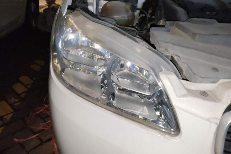 Used Peugeot 301 2014 1.6L Manual Comfort Edition
