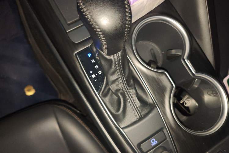 Used Toyota Camry 2021 2.0G Luxury Edition
