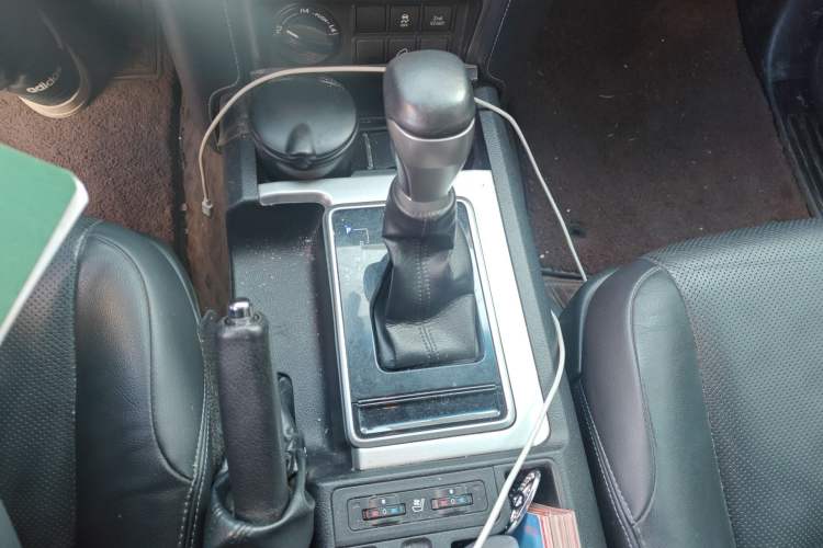 Used Toyota Prado 2018 3.5L Automatic TX-L with Rear-Mounted Spare Tire Gear Lever