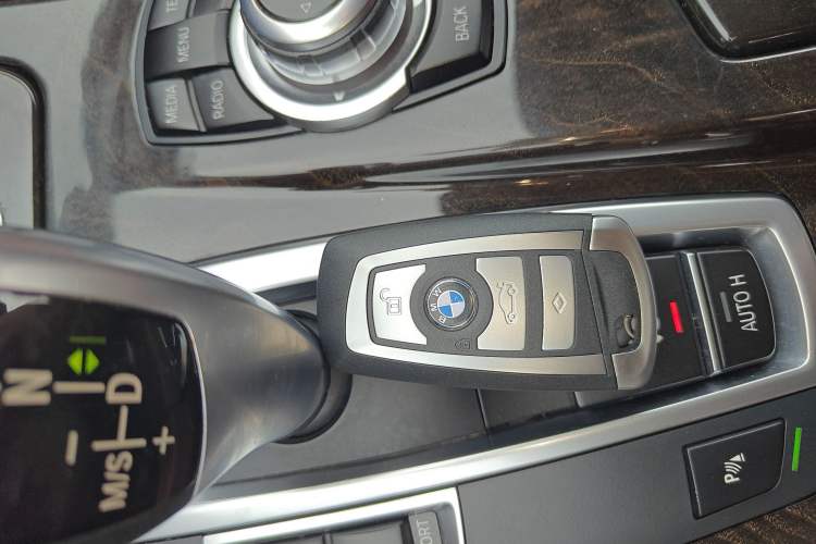 Used BMW 5 Series 2017 525Li Leading Model
