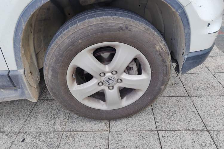 Used Honda CR-V 2010 2.0L automatic two-wheel drive urban version Right Front Wheel Hub