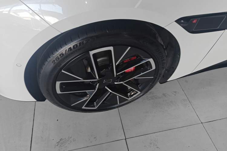 Used Avatr 12 2024 700 Three-Laser Rear-Wheel Drive Smart Enjoyment Version Exterior 7